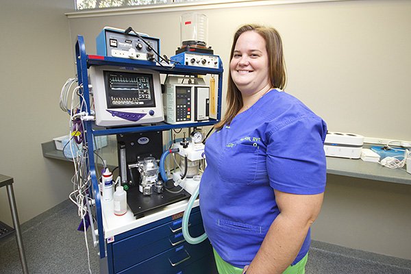 moriah-anderson An IndyVet Anesthesia Team member in action.